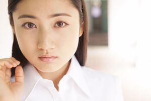 Saaya Irie "Voile secret" [Image.tv]