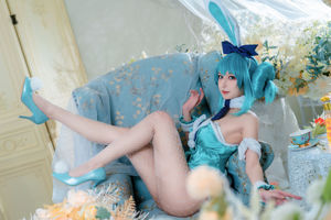 [COS phúc lợi] Blogger anime A Bảo cũng là một cô gái thỏ - bạch thỏ miku