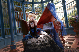 [Net Red COSER Photo] Anime blogger A Bao is also a rabbit girl - Joan of Arc Wedding Dress