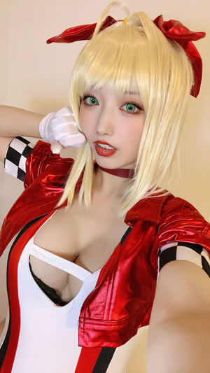 [Cosplay] Blogueiro de anime Cheche Celia - Nero Racing