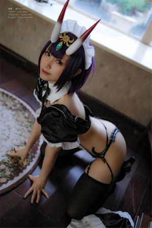 [Foto de COSER de celebridades de Internet] Linda chica Nyako Nyako-Sake Swallow Maid