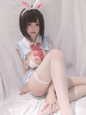 [Cosplay Photo] Cute Miss Sister Honey Cat Qiu-Little White Rabbit Selfie