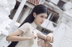 La blogueuse animée Nantao Momoko "White Cheongsam"