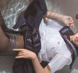 《Senryo 《Banheira Shinnai Shoujo 黑 丝》 [Beleza COSPLAY]