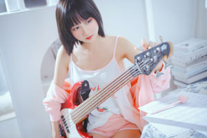 [Net Red COSER Photo] Lucu Nona Suster Mu Mianmian OwO - Bass and Sister