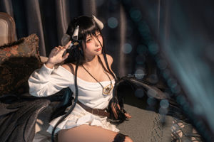 [Net Red COSER] Anime Blogger Ngốc Momo - Áo len Albedo