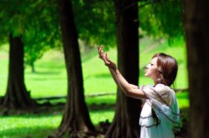 Guo Guo MM / Zhang Kaijie "Pengambilan Gambar di Luar di Taman Dahu"