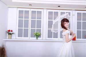 Taiwan's innocent girl Bai Bai/Li Yixuan "Mechanical and Electrical Girls' Wedding Studio Shooting"