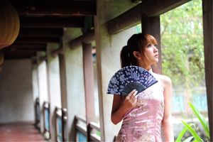 Cô gái Đài Loan Tangtang "Lin's Garden Classical Cheongsam Outside Shoot"