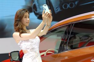 Korean Beauty Cui Naying (최나영) -Zbiór zdjęć z serii Auto Show